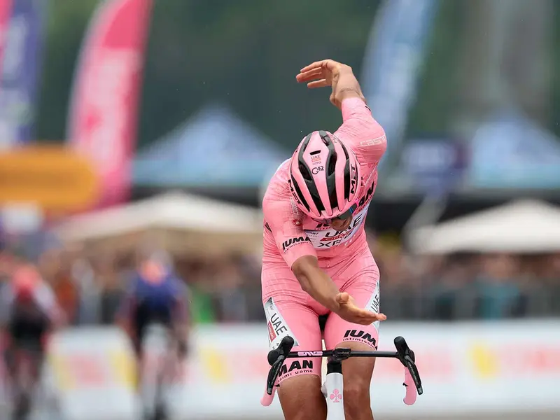 Image - Tu Colonia Regia Isaac Del Toro En El Giro De Italia 2025.