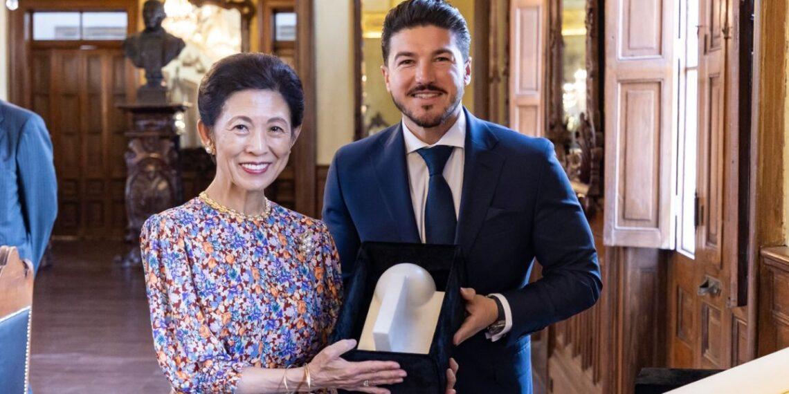 Samuel García Recibe a La Princesa De Japón - Tu Colonia Regia Samuel García Recibe a La Princesa De Japón - Tu Colonia Regia