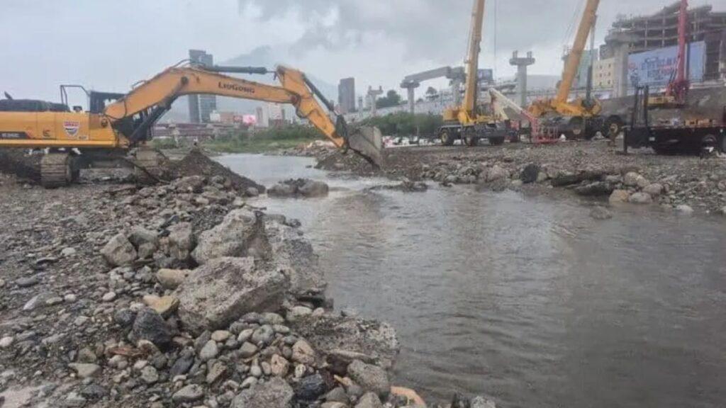 Seguridad-de-los-trabajadores-en-las-obras-del-metro - Tu Colonia Regia Obras Estatales En El Río Santa Catarina - Tu Colonia Regia