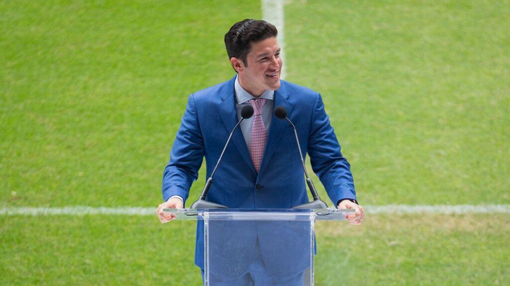 Integrante-del-movimiento-ciudadano-y-gobernador-de-nuevo-leon - Tu Colonia Regia Samuel García - Tu Colonia Regia